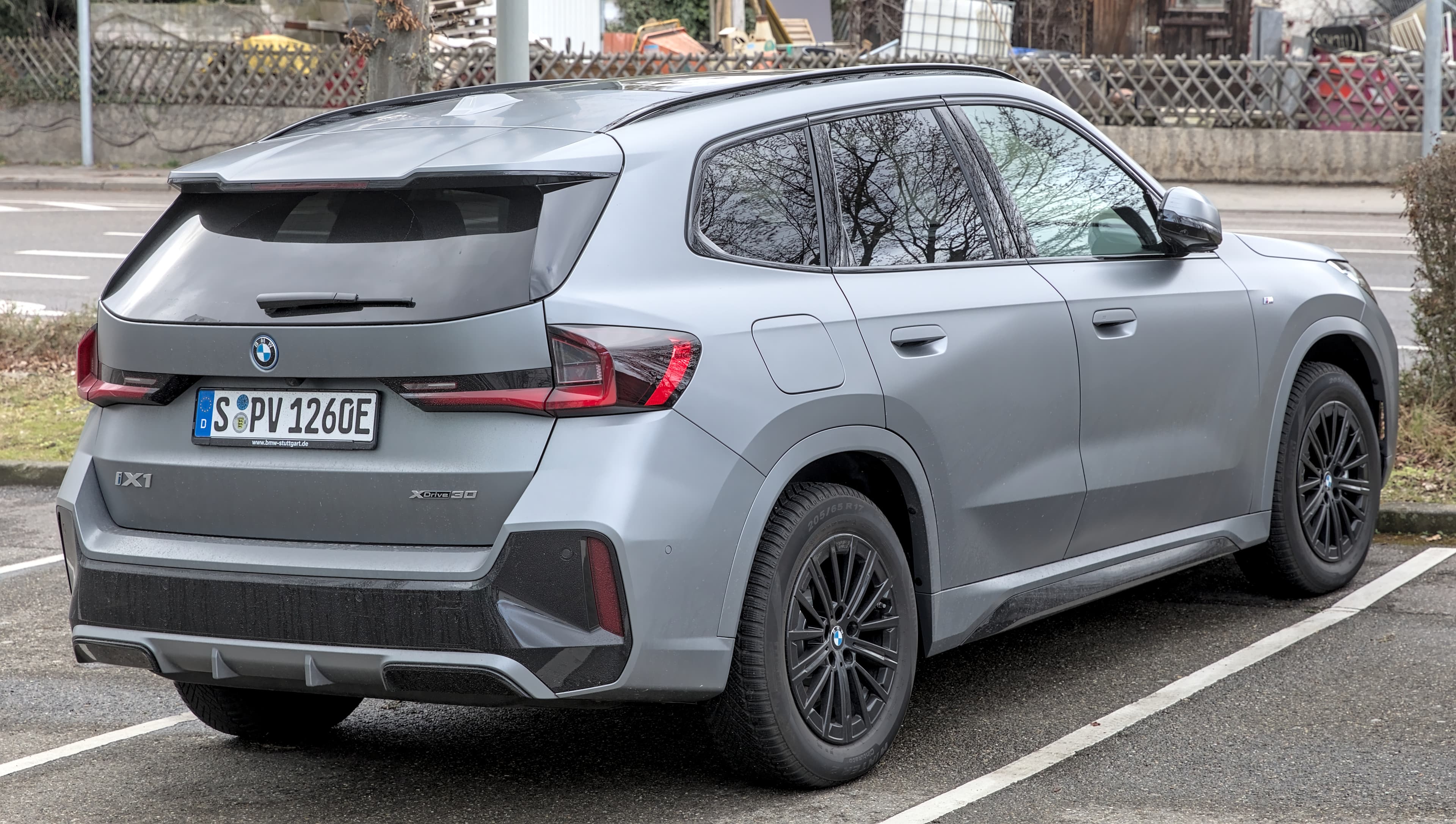 BMW iX1